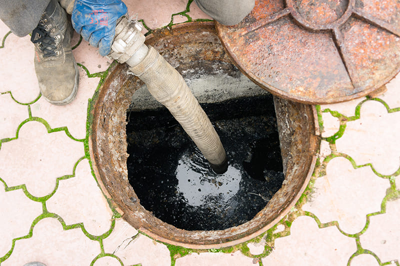 Sud Débouchage - Bouchon de graisse Canalisation en contrepente du à un  encrassement